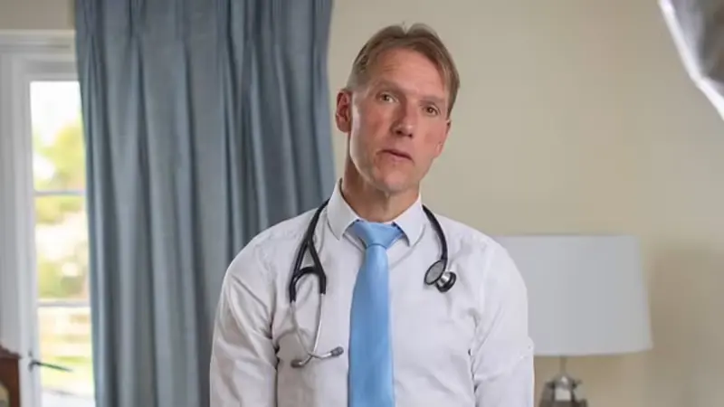 UK doctor struck off for practicing while suspended after requesting niqab removal