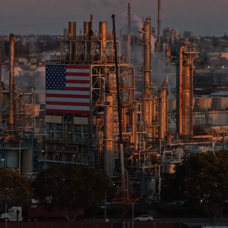 Markets Edge Higher as Oil Stabilizes Amid Diplomatic Hopes