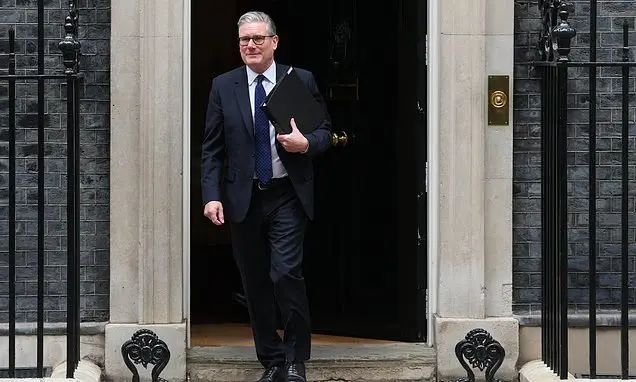 Starmer Under Fire as Mandelson Envoy Appointment Sparks Vetting Controversy