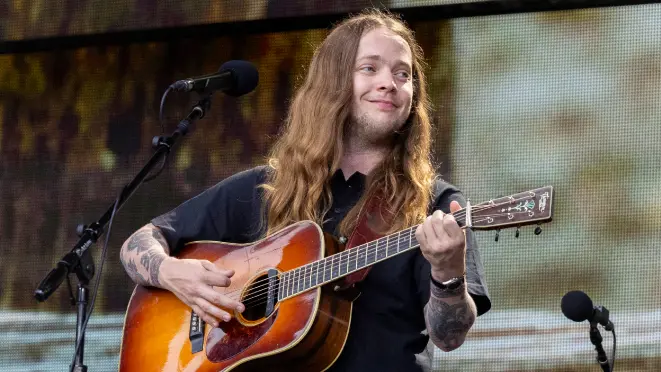 Billy Strings Alters Tour Schedule After Skateboarding Accident