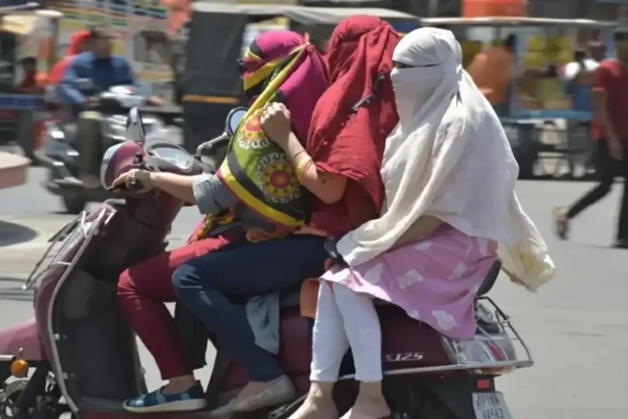 Heat Rising, Sleep Evasive: Heat, Mosquitoes, and Rural Life in the Season of Change