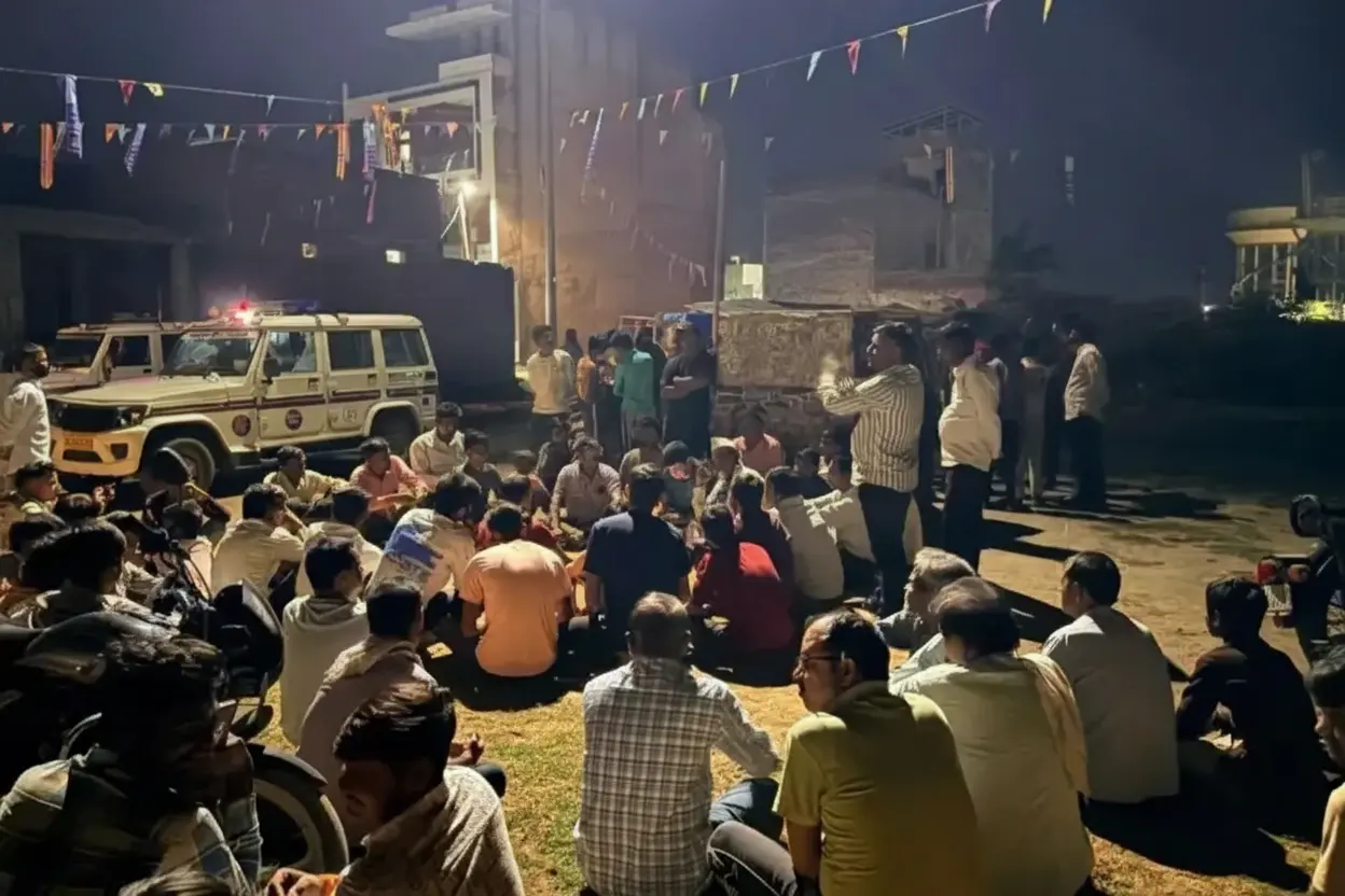 धौलपुर में अंबेडकर प्रतिमा के साथ छेड़छाड़: समुदाय में तनाव और प्रतिमा-प्र kors