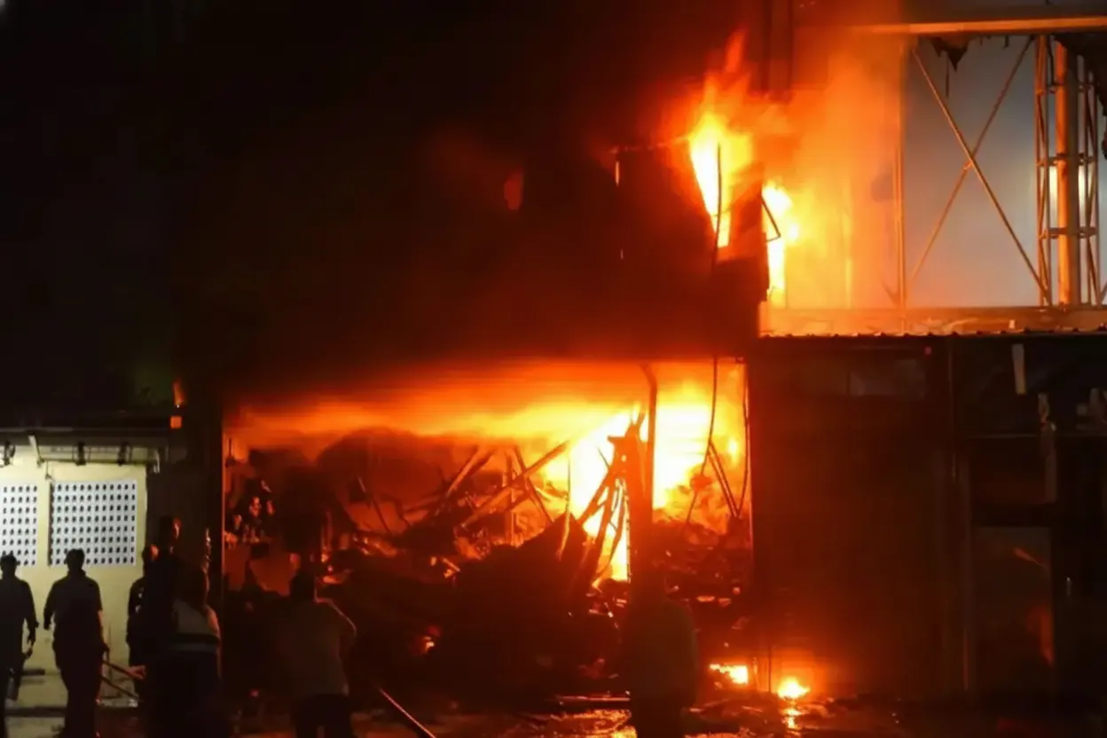 उदयपुर में शॉर्ट सर्किट से पेंट शॉप में आग, समीप की दुकानों तक फैला प्रसार